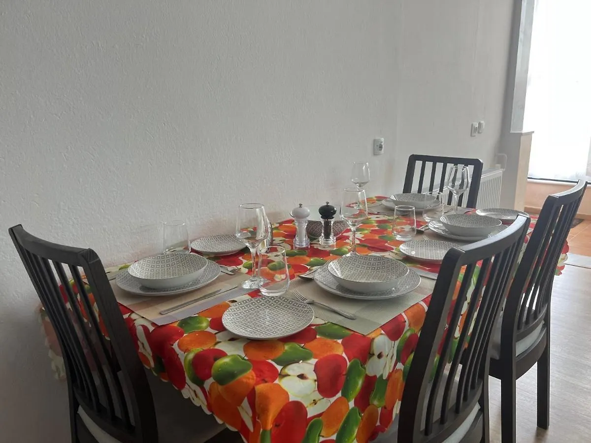 Mone Apartment 尼亚米卡尼奥纳 0*,